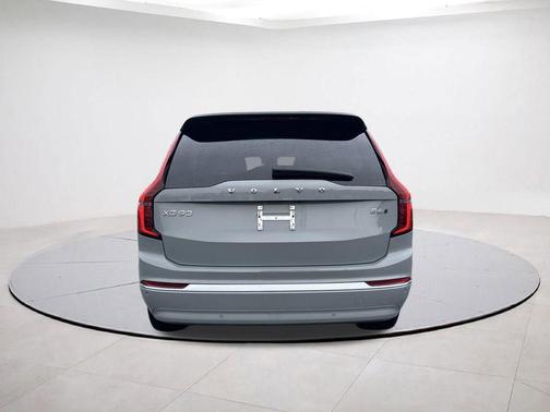2025 Volvo XC90 B6 Plus 7-Seater