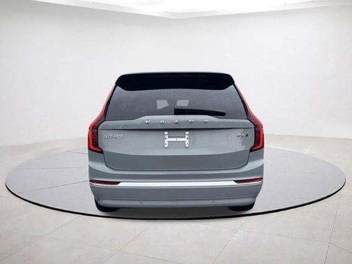 2025 Volvo XC90 B6 Plus 7-Seater