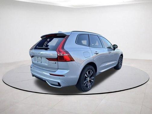 2025 Volvo XC60 B5 Core