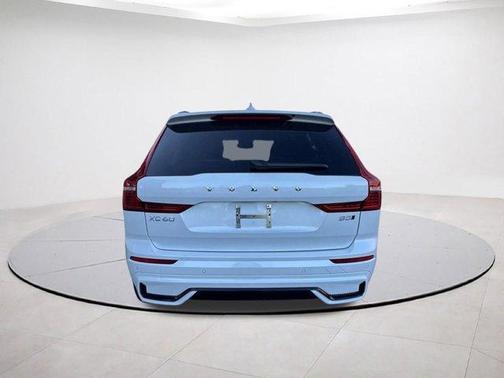 2025 Volvo XC60 B5 Core