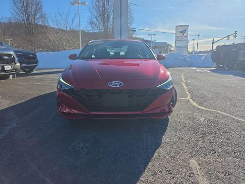 2022 Hyundai ELANTRA SEL