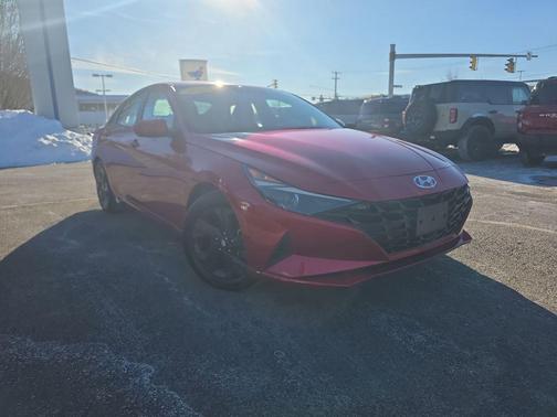 2022 Hyundai ELANTRA SEL