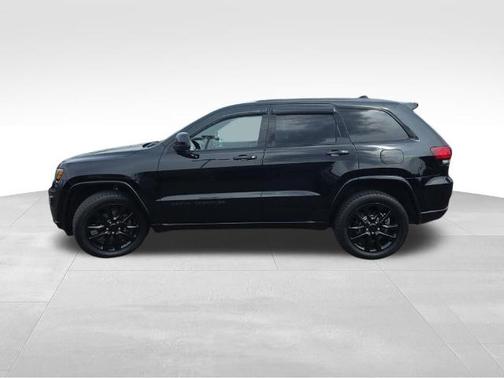2018 Jeep Grand Cherokee LAREDO