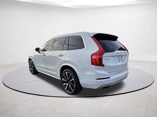 2020 Volvo XC90 T6 Momentum 7 Passenger