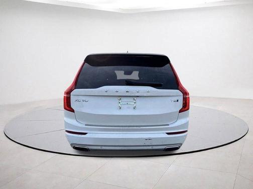 2020 Volvo XC90 T6 Momentum 7 Passenger