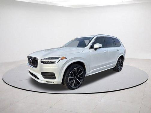 2020 Volvo XC90 T6 Momentum 7 Passenger