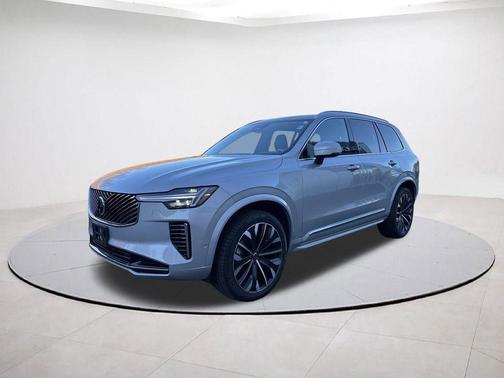 2025 Volvo XC90 B6 Plus 7-Seater