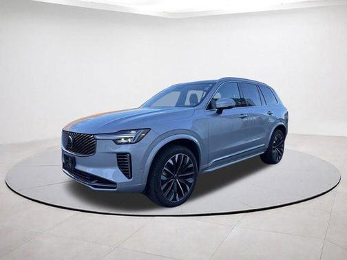 2025 Volvo XC90 B6 Plus 7-Seater