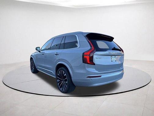 2025 Volvo XC90 B6 Plus 7-Seater