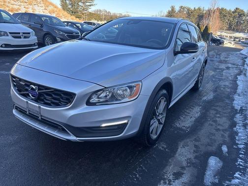 2018 Volvo V60 Cross Country T5