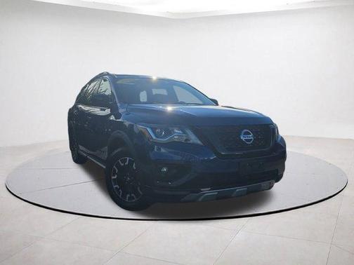 2020 Nissan Pathfinder SL