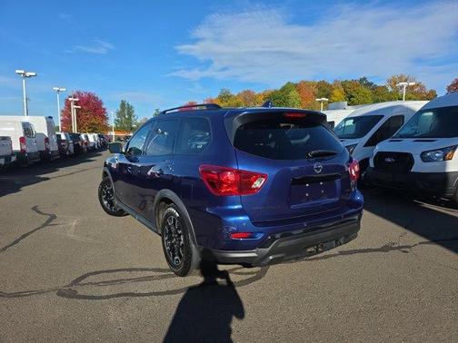 2020 Nissan Pathfinder SL