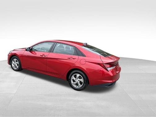 2021 Hyundai ELANTRA SE