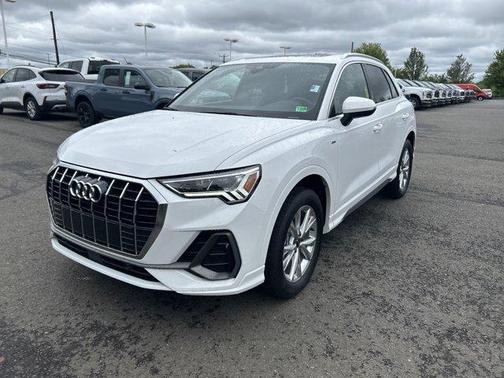 2025 Audi Q3 45 S line Premium