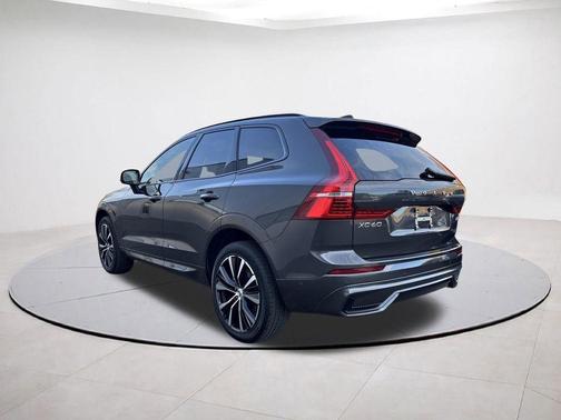 2025 Volvo XC60 B5 Plus