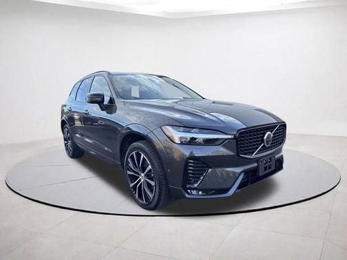 2025 Volvo XC60 B5 Plus
