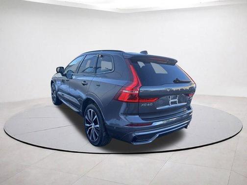2025 Volvo XC60 B5 Plus