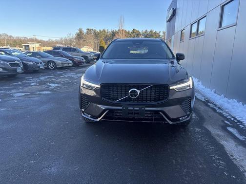 2025 Volvo XC60 B5 Plus