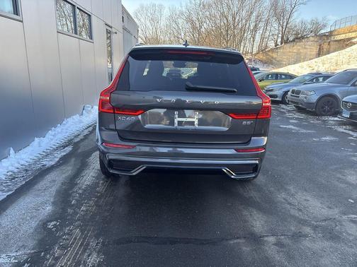 2025 Volvo XC60 B5 Plus