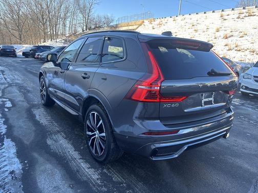 2025 Volvo XC60 B5 Plus