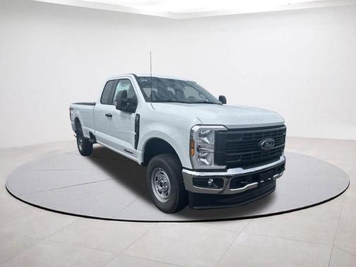Oxford White 2025 Ford F-250 XL Truck