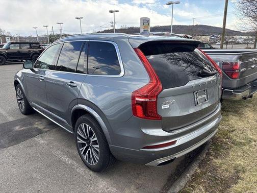 2020 Volvo XC90 T5 Momentum 7 Passenger