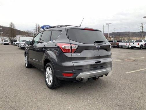 Photo 5 of 39 of 2018 Ford Escape SE