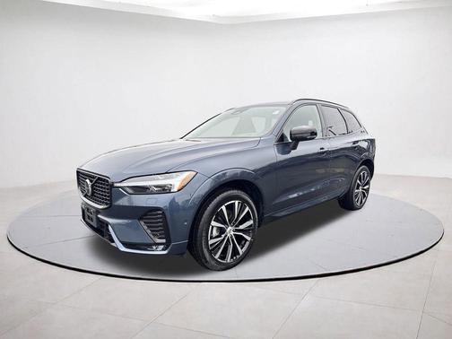 2025 Volvo XC60 B5 Plus