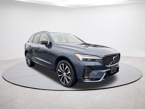 2025 Volvo XC60 B5 Plus