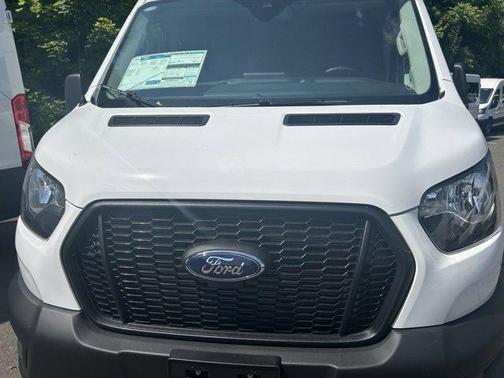 2025 Ford Transit-250 148 WB Medium Roof Cargo