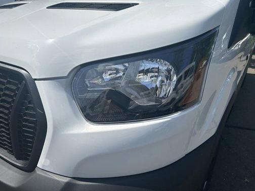 2025 Ford Transit-250 148 WB Medium Roof Cargo
