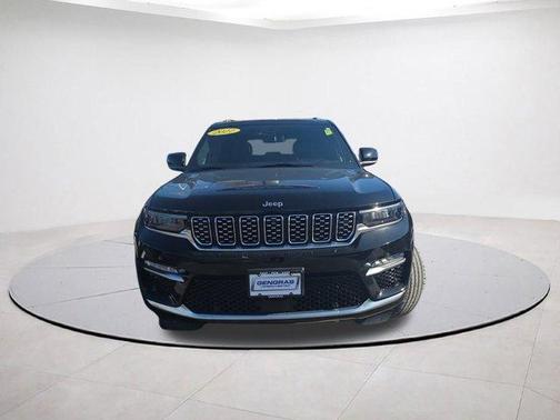 2022 Jeep Grand Cherokee Summit