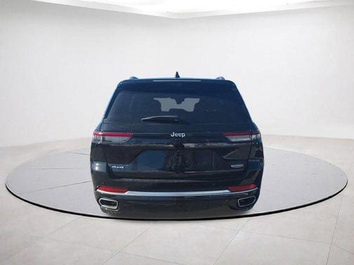 2022 Jeep Grand Cherokee Summit