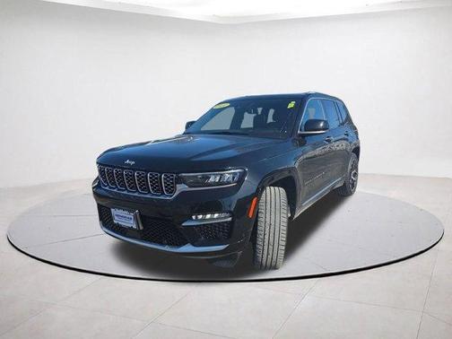2022 Jeep Grand Cherokee Summit