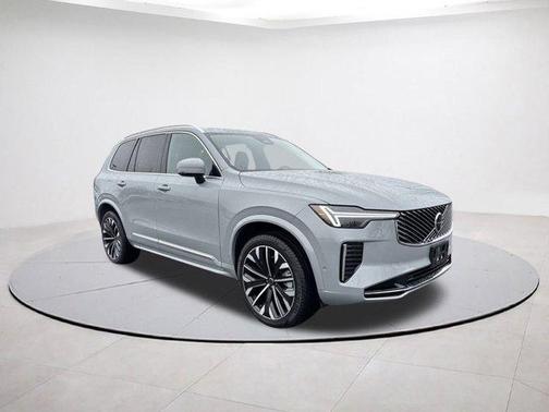 2025 Volvo XC90 B6 Plus 7-Seater