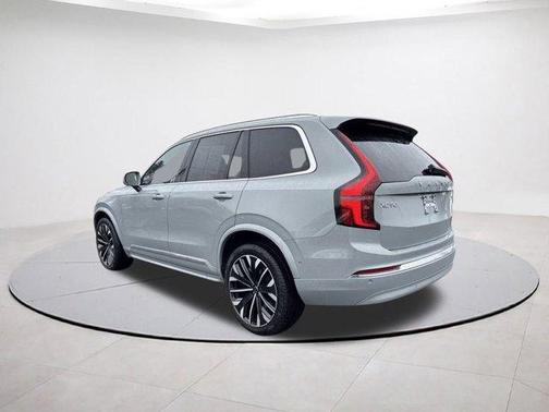 2025 Volvo XC90 B6 Plus 7-Seater