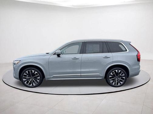 2025 Volvo XC90 B6 Plus 7-Seater