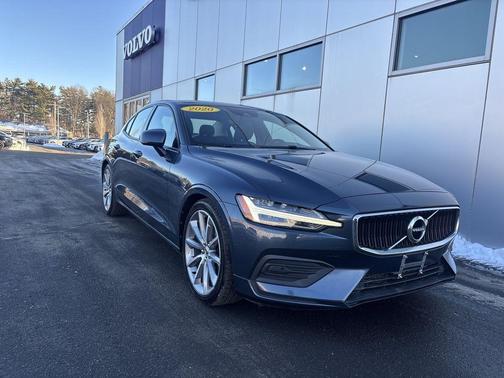 2020 Volvo S60 T6 Momentum