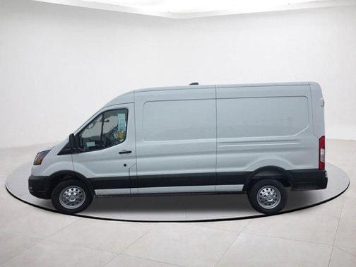 2026 Ford Transit-250 148 WB Medium Roof Cargo