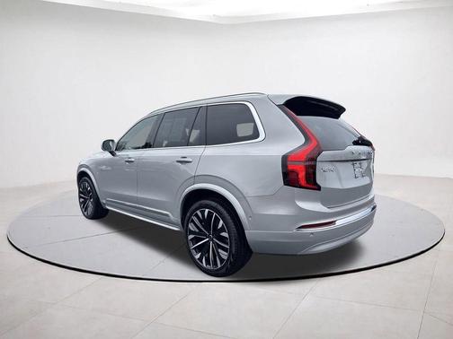 2025 Volvo XC90 B6 Plus 7-Seater