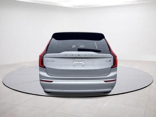 2025 Volvo XC90 B6 Plus 7-Seater