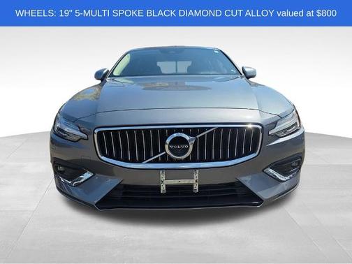Gray Metallic 2020 Volvo S60 T6 INSCRIPTION