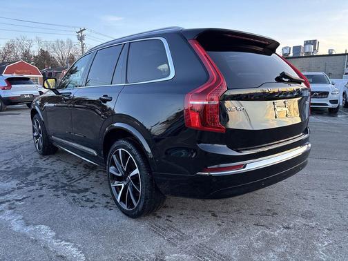 2023 Volvo XC90 B6 Plus 6-Seater