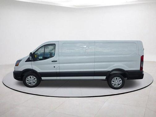 2025 Ford Transit-350 