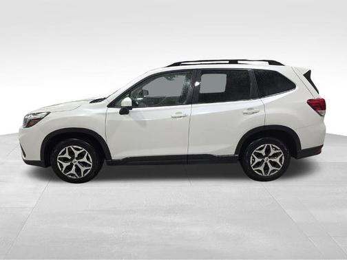 Crystal White Pearl 2019 Subaru Forester PREMIUM