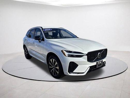 2025 Volvo XC60 B5 Plus