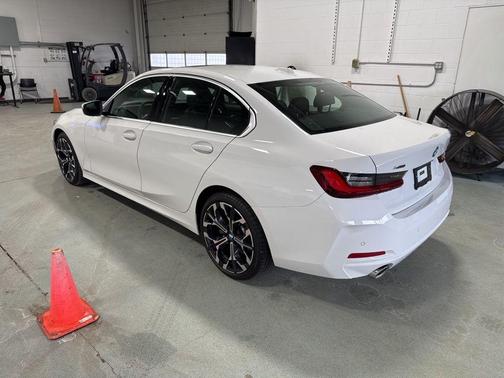 2025 BMW 330 i xDrive