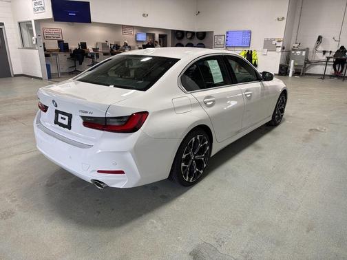 2025 BMW 330 i xDrive