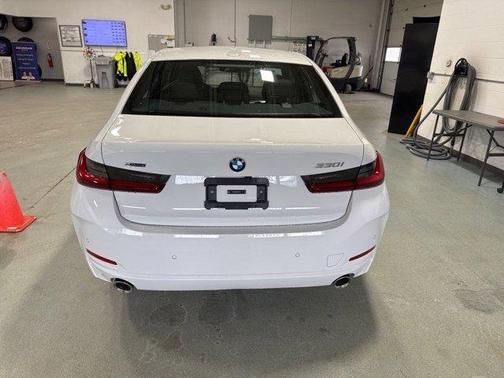 2025 BMW 330 i xDrive