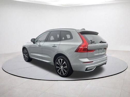 2025 Volvo XC60 B5 Plus